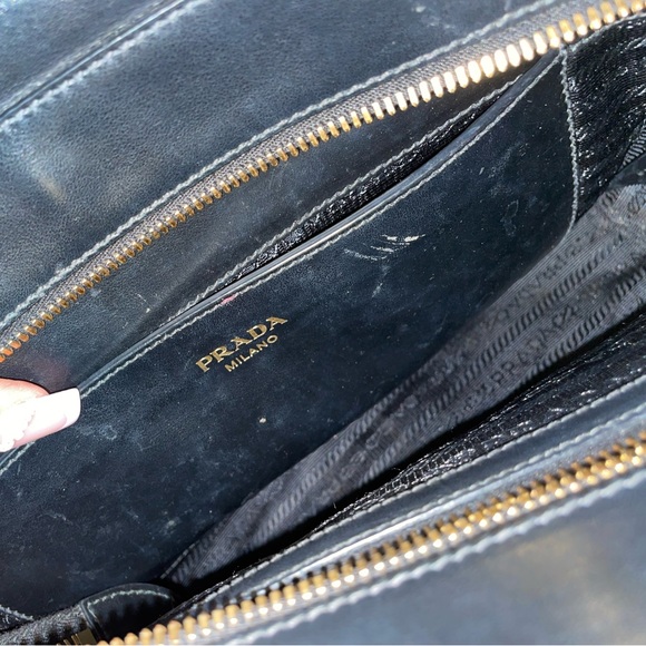 100% Authentic Prada Women's Medium Saffiano Leather Shoulder Tote Handbag - Picture 6 of 6